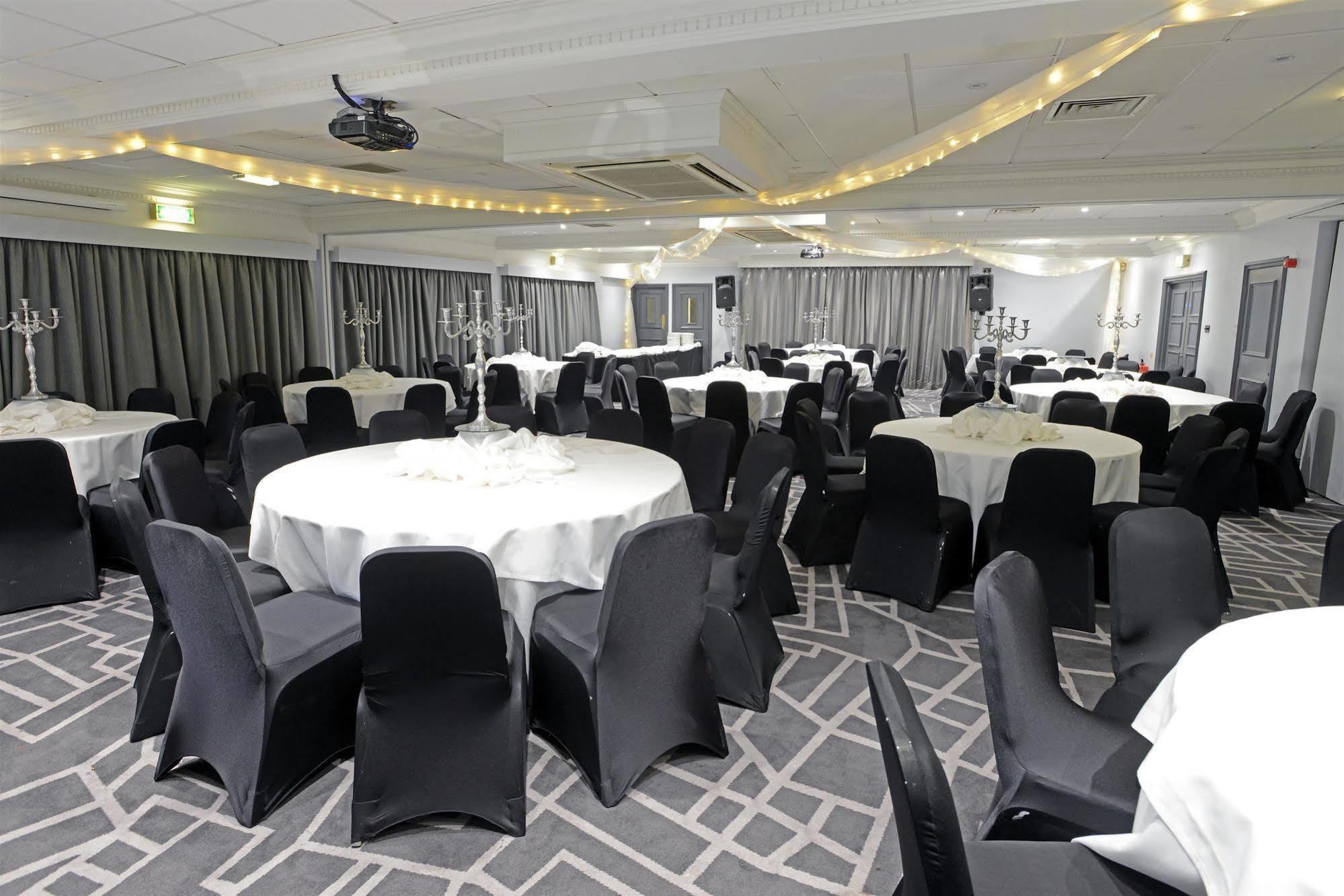 Village Hotel Birmingham Γουόλσολ Εξωτερικό φωτογραφία